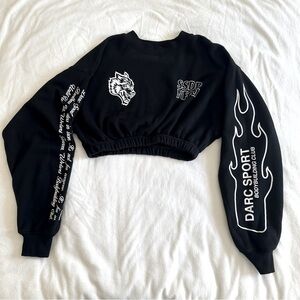Darc Sport Move Fast “Gwen” Cropped Crew Neck